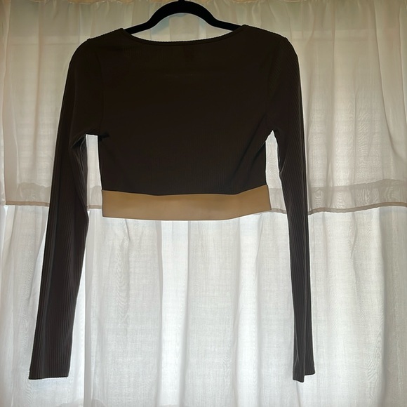 Dazy Petite Long Sleeve Gray Crop Top - Picture 2 of 9